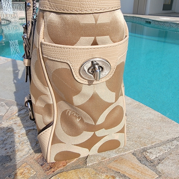 Coach Signature Buckle Tote Bag Tan With Leather Trim - Picture 4 of 14